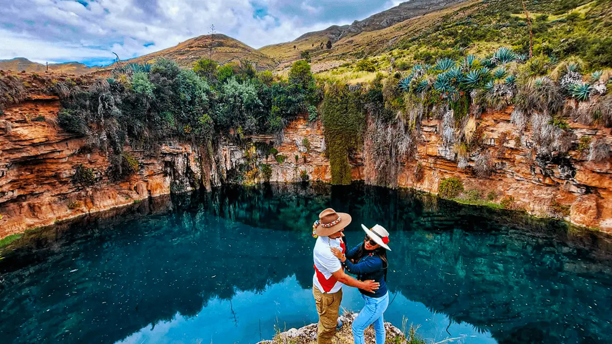 Sumérgete en Ayacucho, un lugar donde cada rincón narra historias de un pasado glorioso.